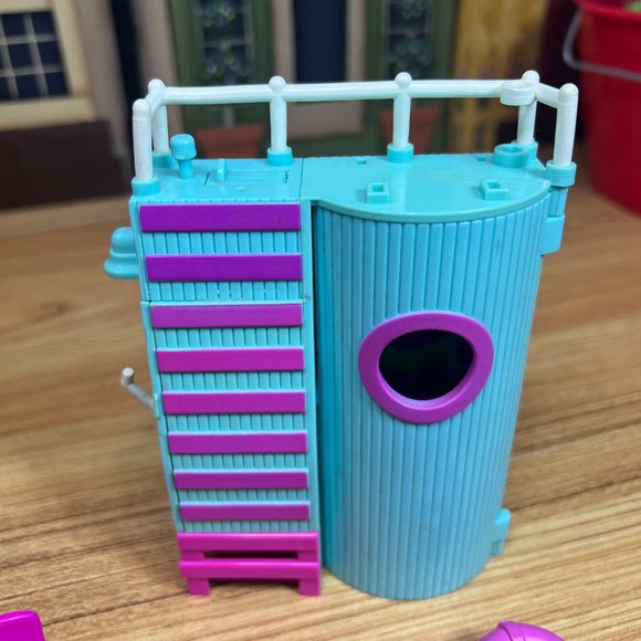 Lot of 16 Pcs Vintage 2002 Polly Pocket Figure and Lifeguard Beach Playset - Picture 8 of 10